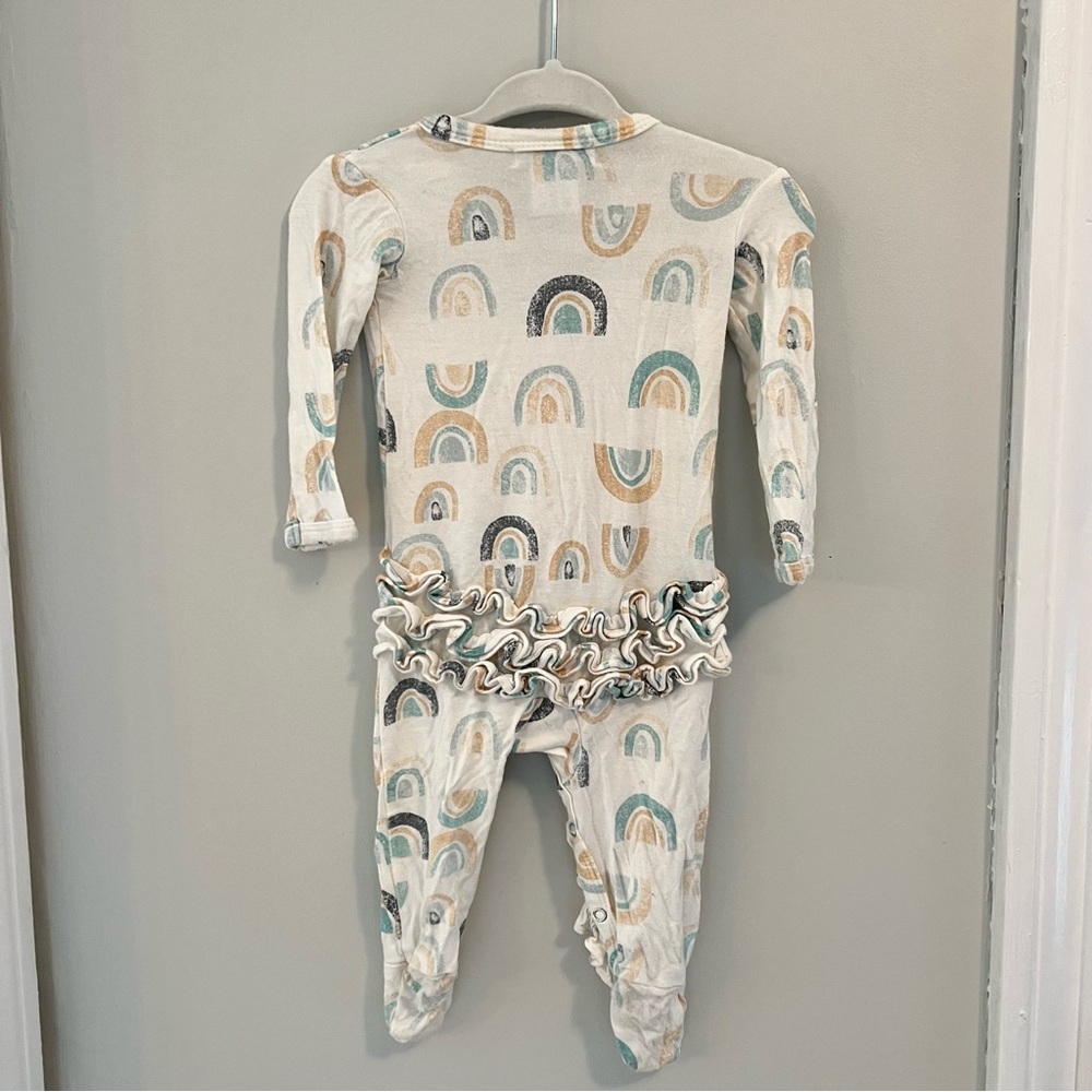SpearmintLove - TWO PACK of boho rainbows snap bamboo footies - 0-3months - Picture 3 of 8